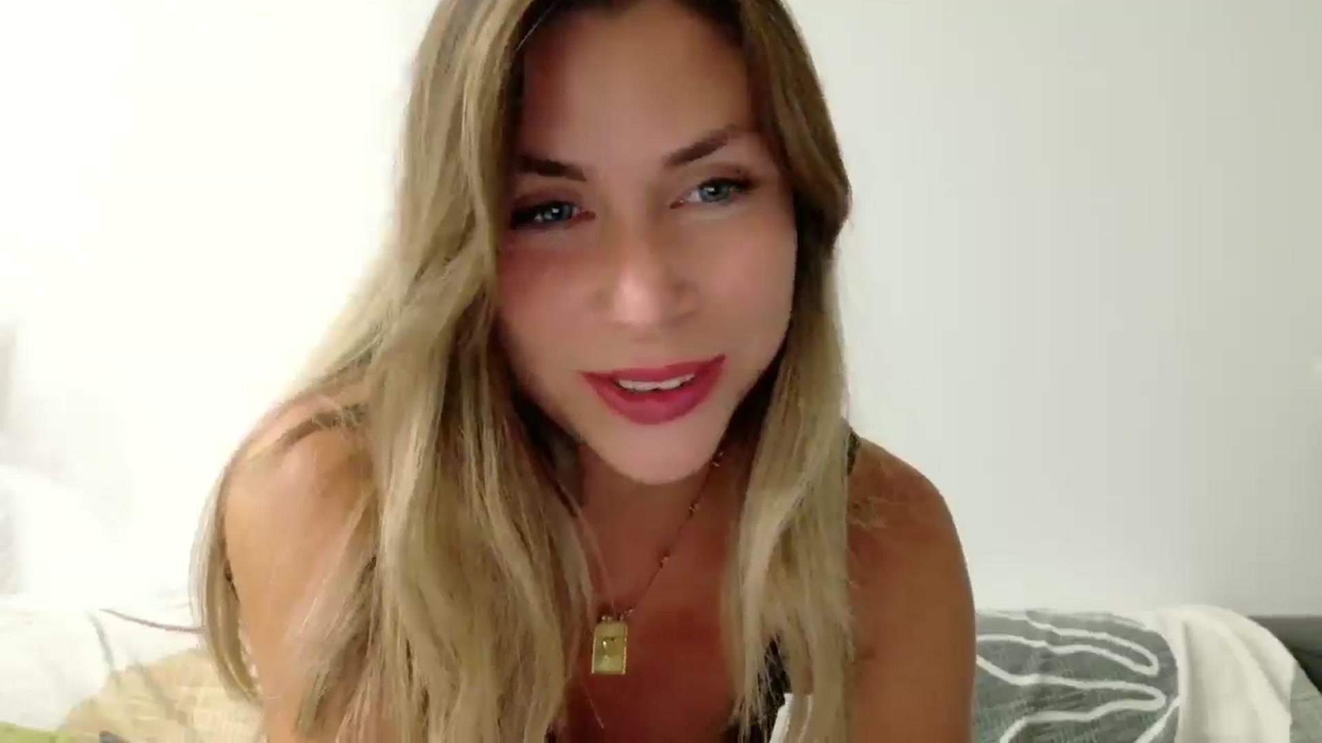 Gallery image thumbnail from Alicewonder1's myfreecams stream on, 07/26/2025, 19:58 image 18 of 20
