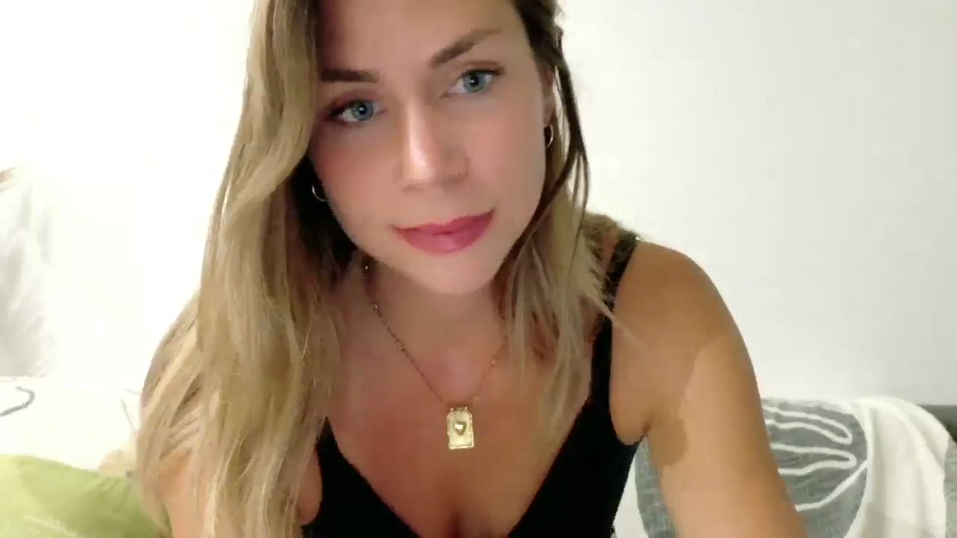 Gallery image thumbnail from Alicewonder1's myfreecams stream on, 07/26/2025, 19:58 image 17 of 20