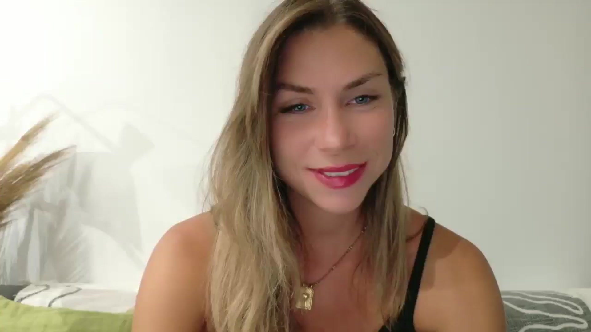 Gallery image thumbnail from Alicewonder1's myfreecams stream on, 07/26/2025, 19:58 image 2 of 20