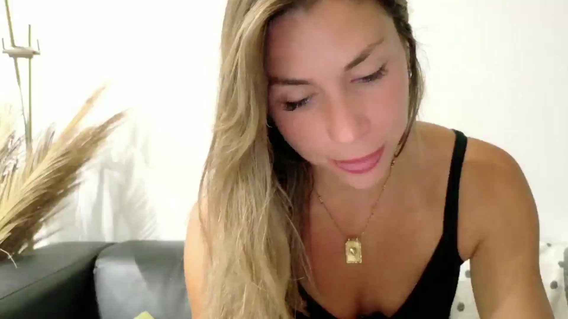 Gallery image thumbnail from Alicewonder1's myfreecams stream on, 07/26/2025, 21:53 image 16 of 20