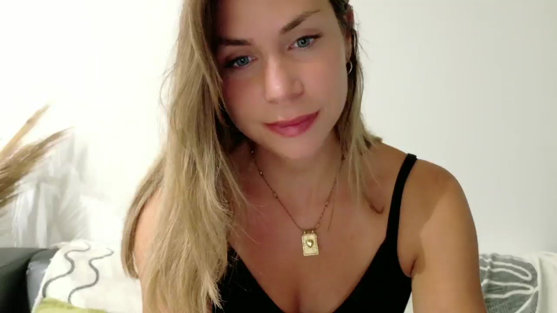 Gallery image thumbnail from Alicewonder1's myfreecams stream on, 07/26/2025, 21:53 image 6 of 20