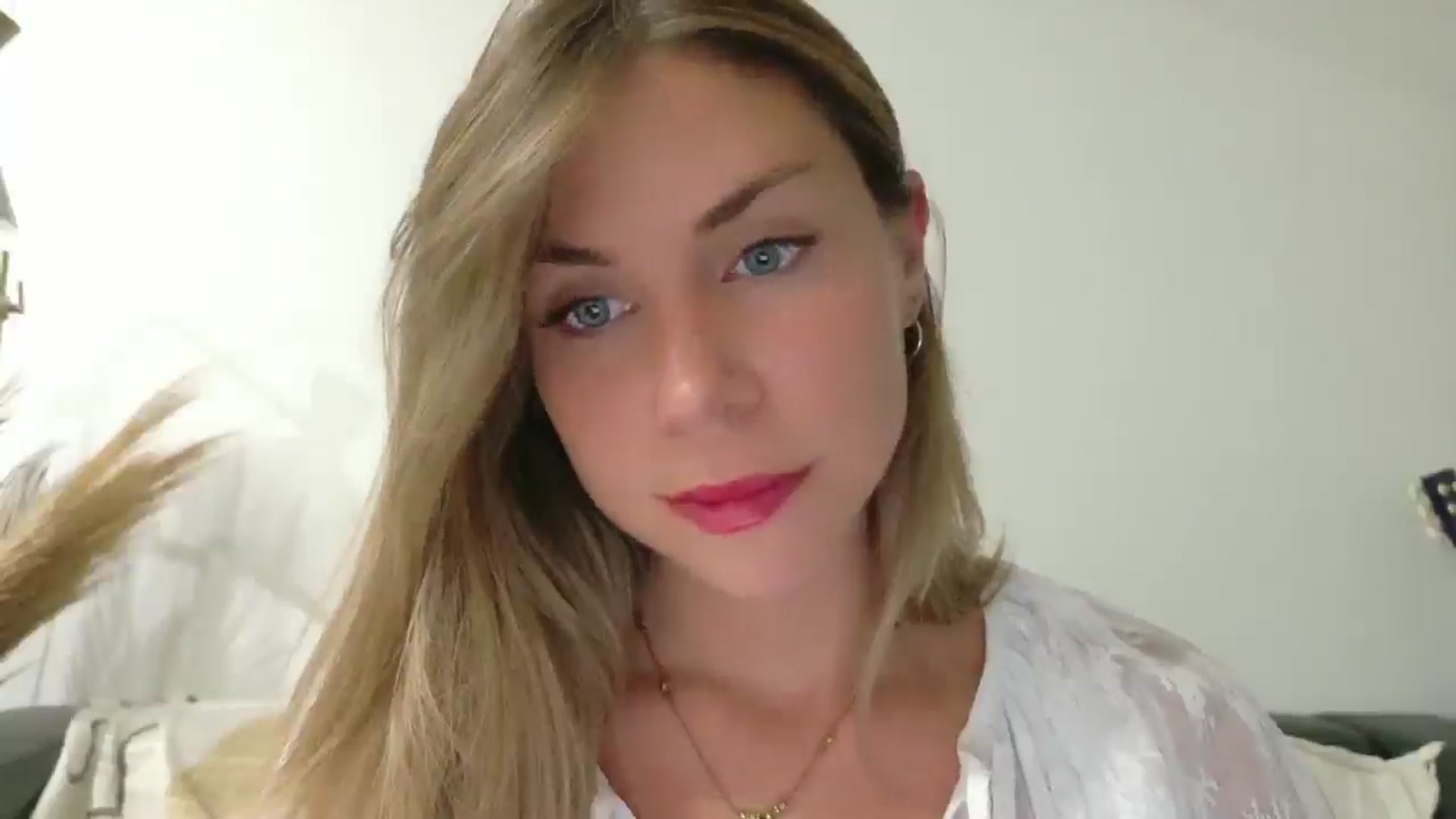 Gallery image thumbnail from Alicewonder1's myfreecams stream on, 07/27/2025, 19:29 image 2 of 20