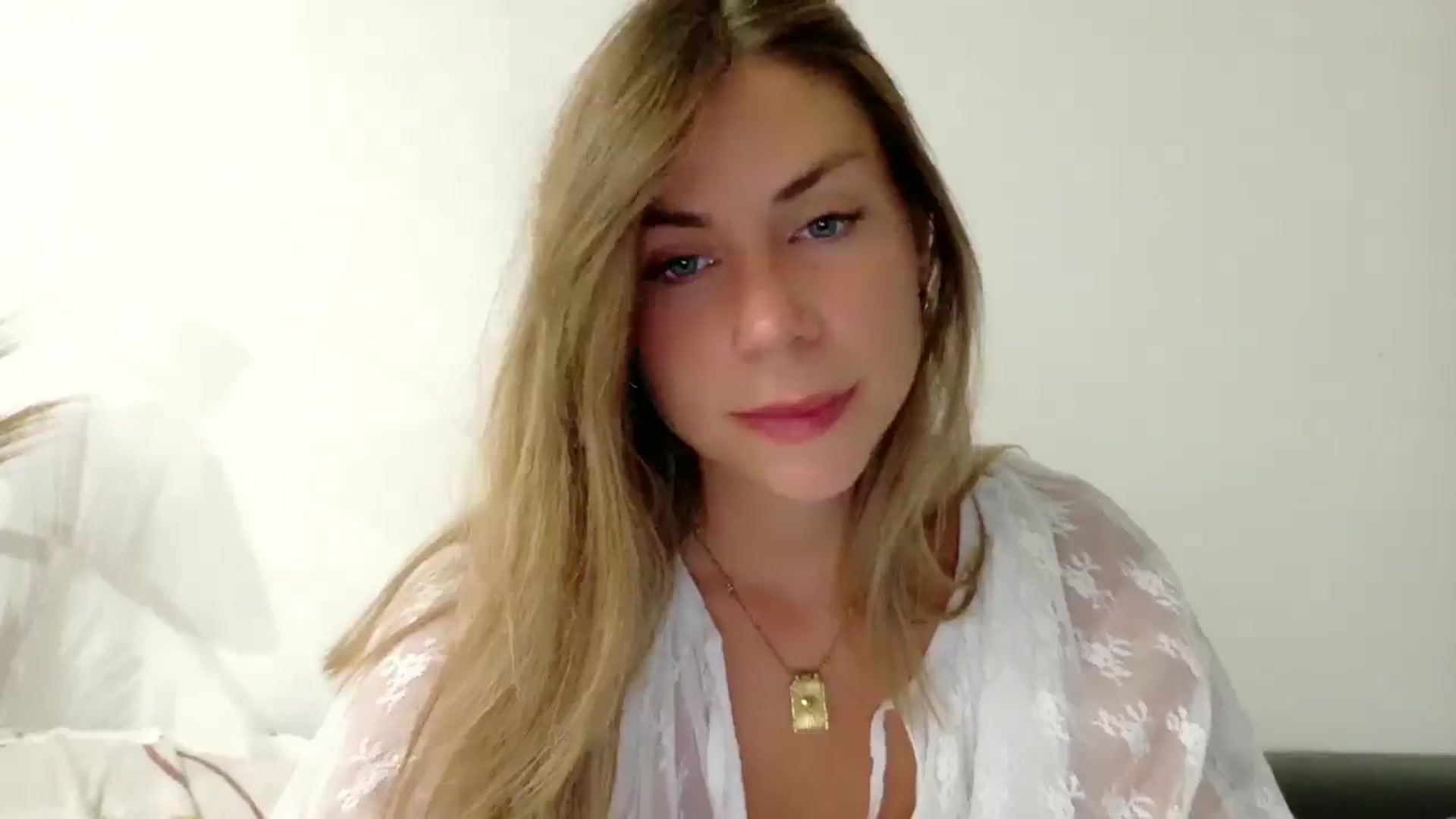 Gallery image thumbnail from Alicewonder1's myfreecams stream on, 07/27/2025, 21:13 image 4 of 20