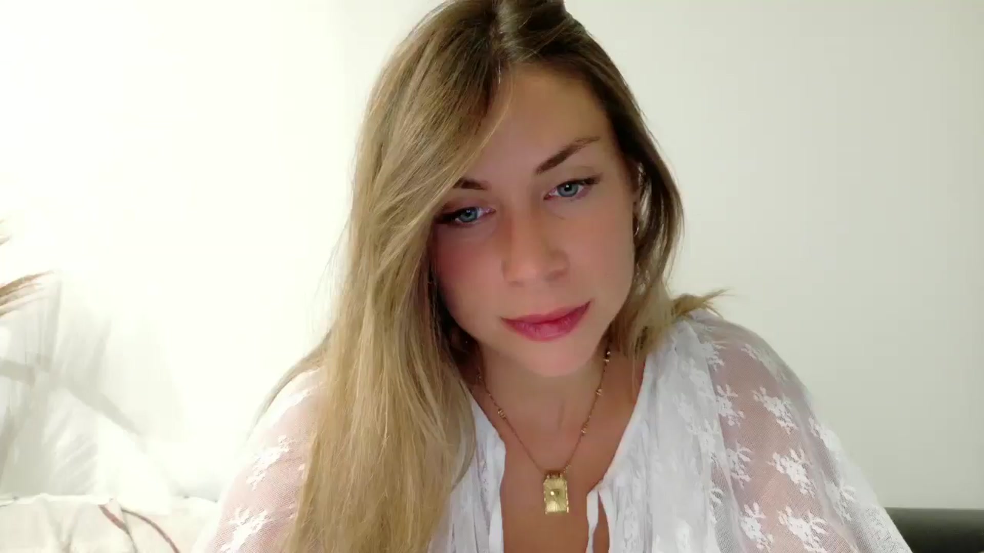 Gallery image thumbnail from Alicewonder1's myfreecams stream on, 07/27/2025, 21:13 image 3 of 20