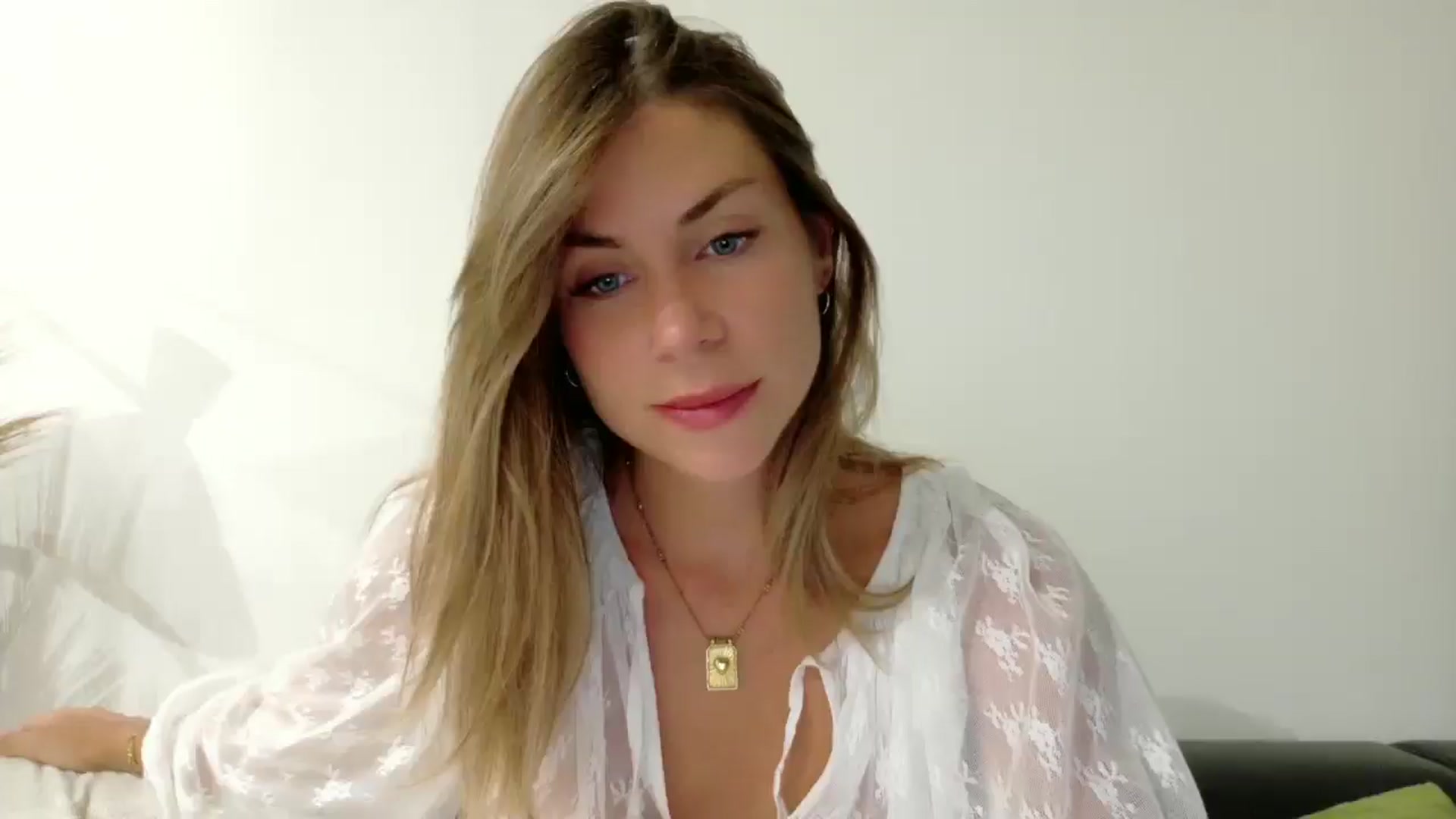 Gallery image thumbnail from Alicewonder1's myfreecams stream on, 07/27/2025, 21:13 image 2 of 20