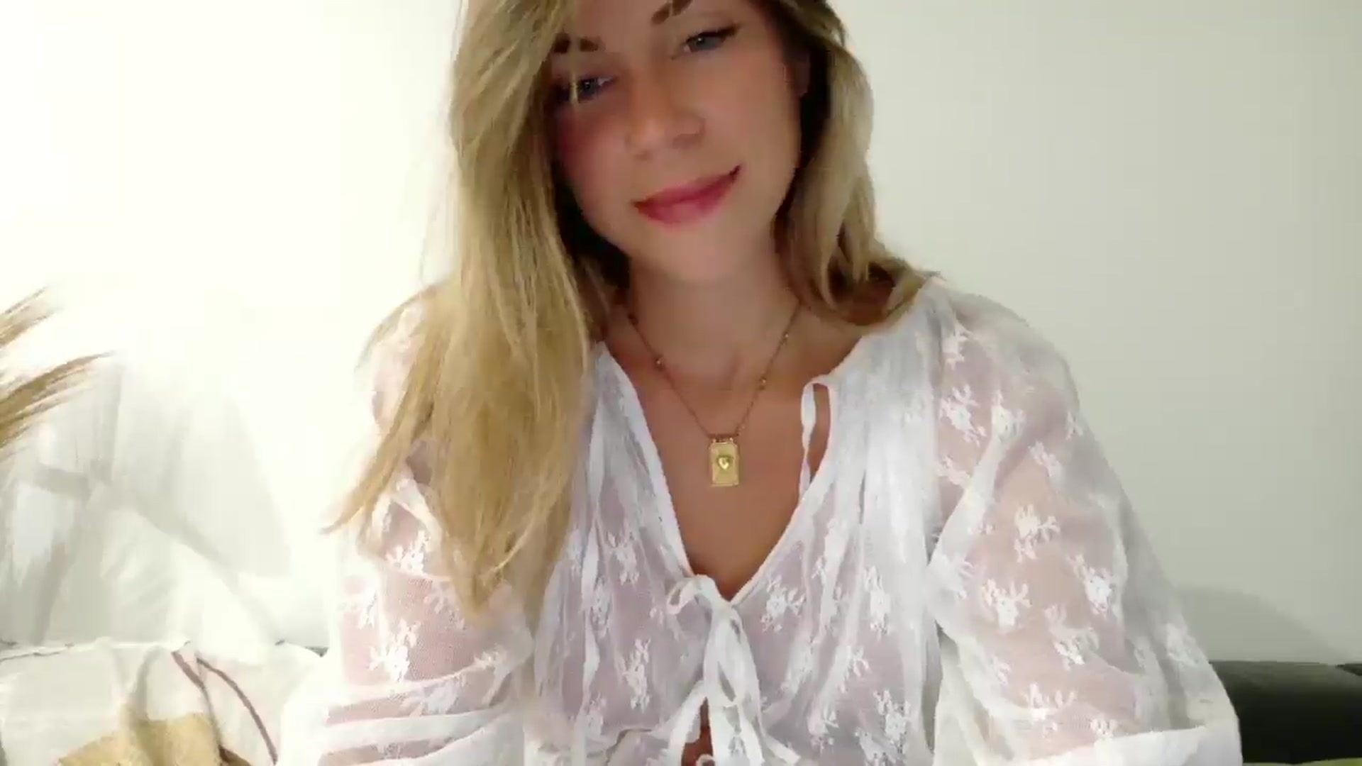 Gallery image thumbnail from Alicewonder1's myfreecams stream on, 07/27/2025, 21:13 image 9 of 20
