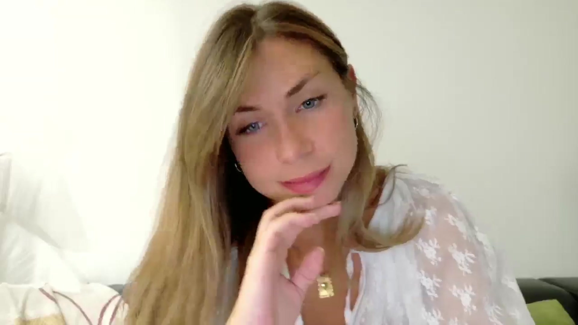 Gallery image thumbnail from Alicewonder1's myfreecams stream on, 07/27/2025, 21:13 image 8 of 20