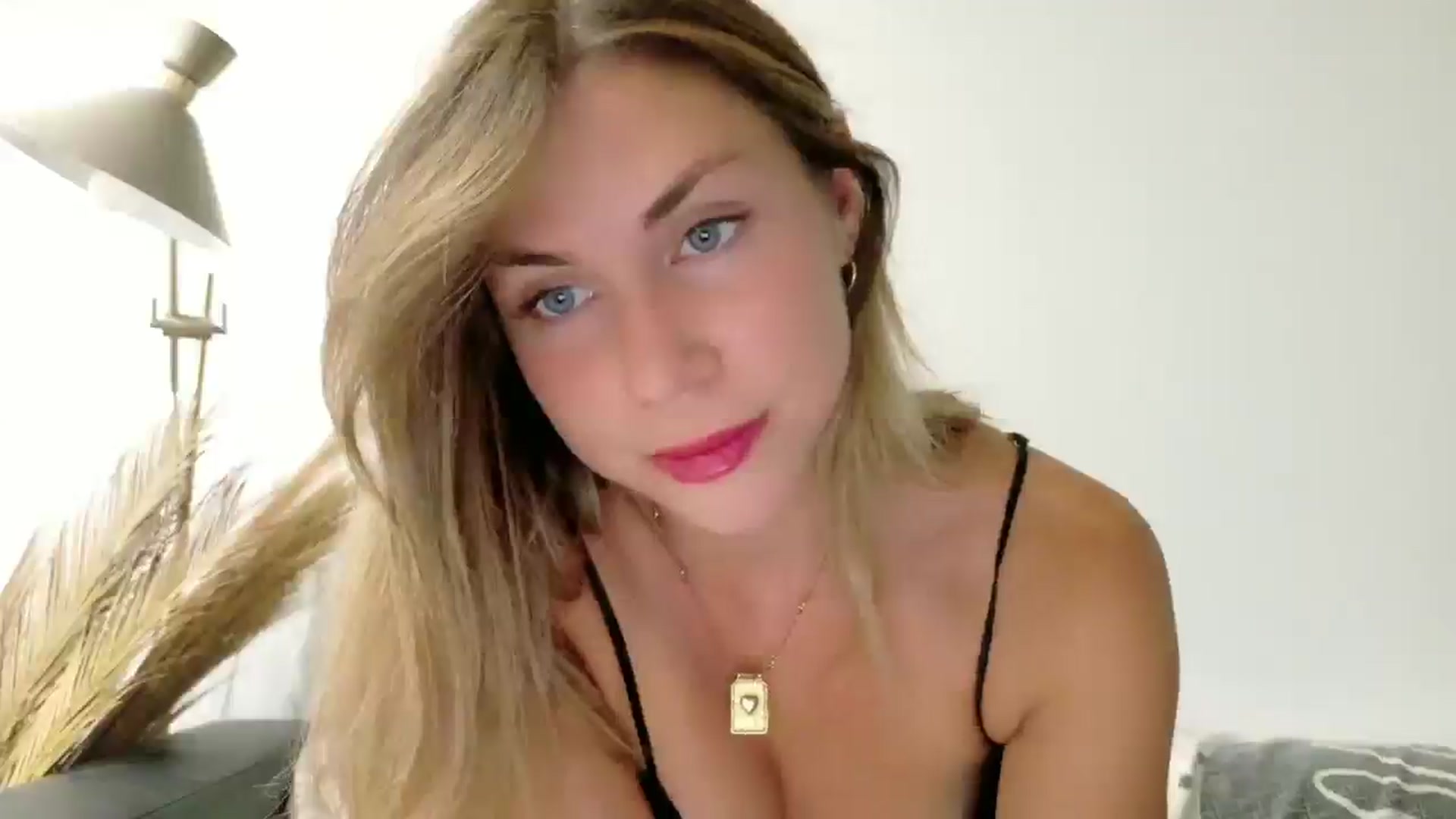 Gallery image thumbnail from Alicewonder1's myfreecams stream on, 08/02/2025, 19:17 image 12 of 20