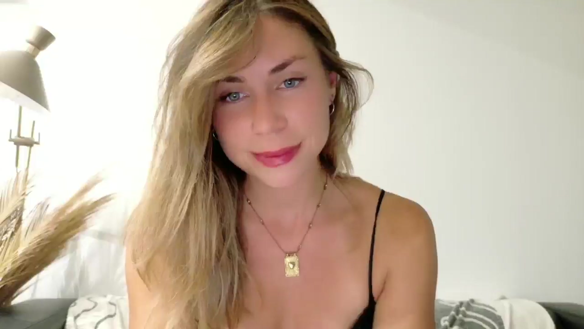 Gallery image thumbnail from Alicewonder1's myfreecams stream on, 08/02/2025, 19:17 image 19 of 20