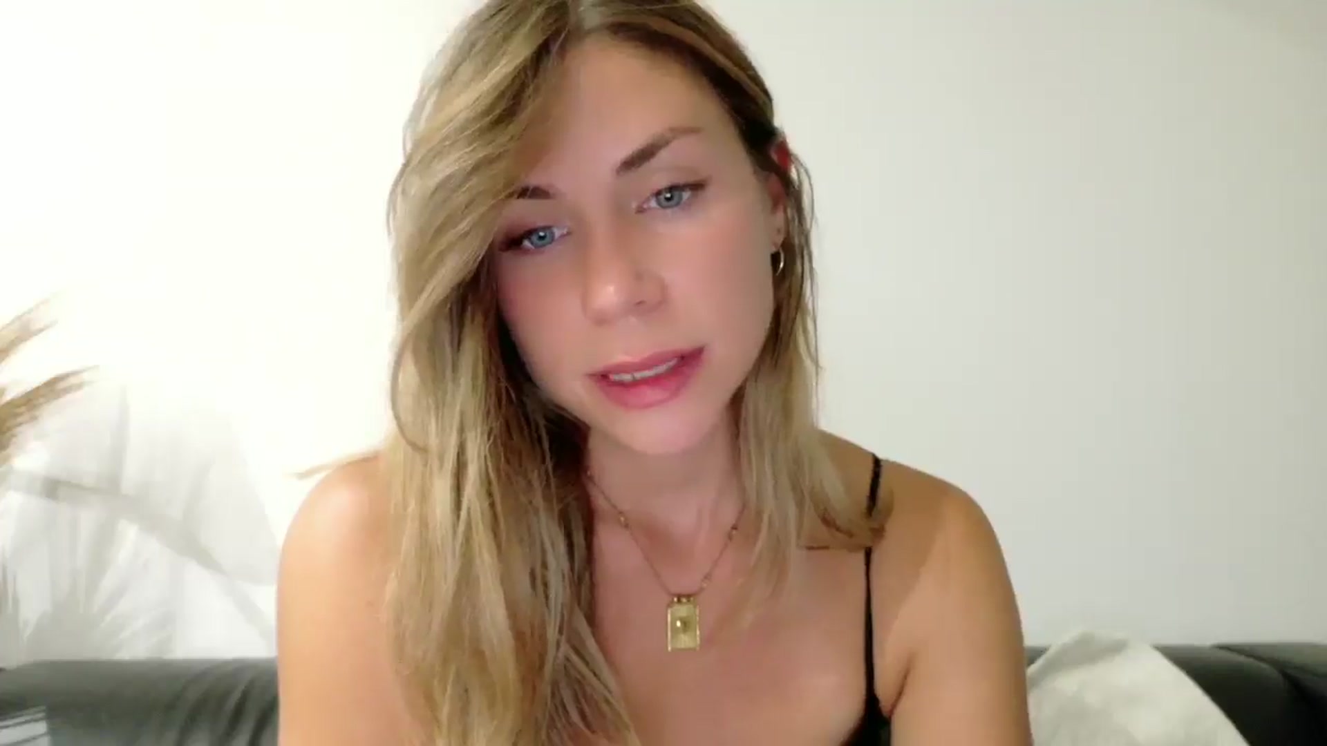 Gallery image thumbnail from Alicewonder1's myfreecams stream on, 08/02/2025, 20:37 image 2 of 20