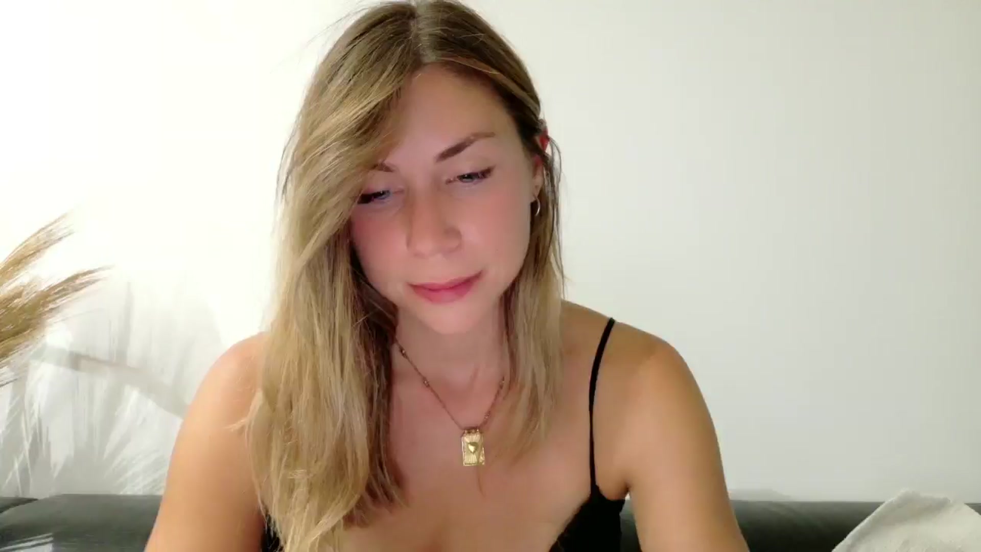 Gallery image thumbnail from Alicewonder1's myfreecams stream on, 08/02/2025, 20:37 image 4 of 20