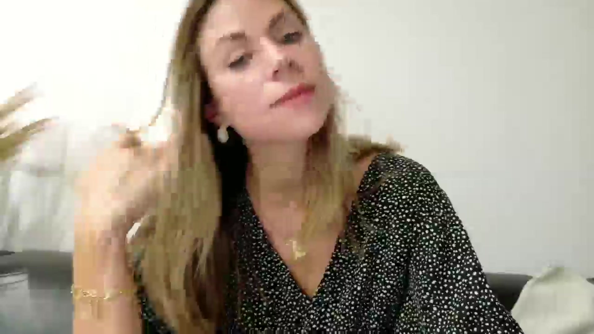 Gallery image thumbnail from Alicewonder1's myfreecams stream on, 08/06/2025, 20:34 image 16 of 20
