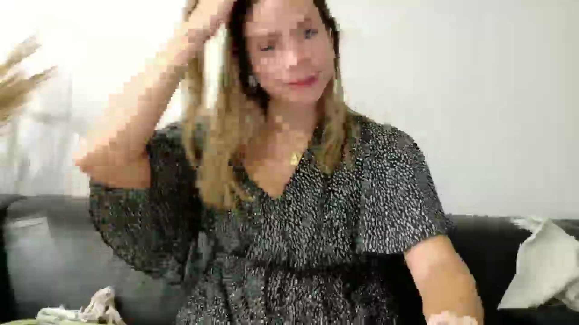 Gallery image thumbnail from Alicewonder1's myfreecams stream on, 08/06/2025, 20:34 image 20 of 20