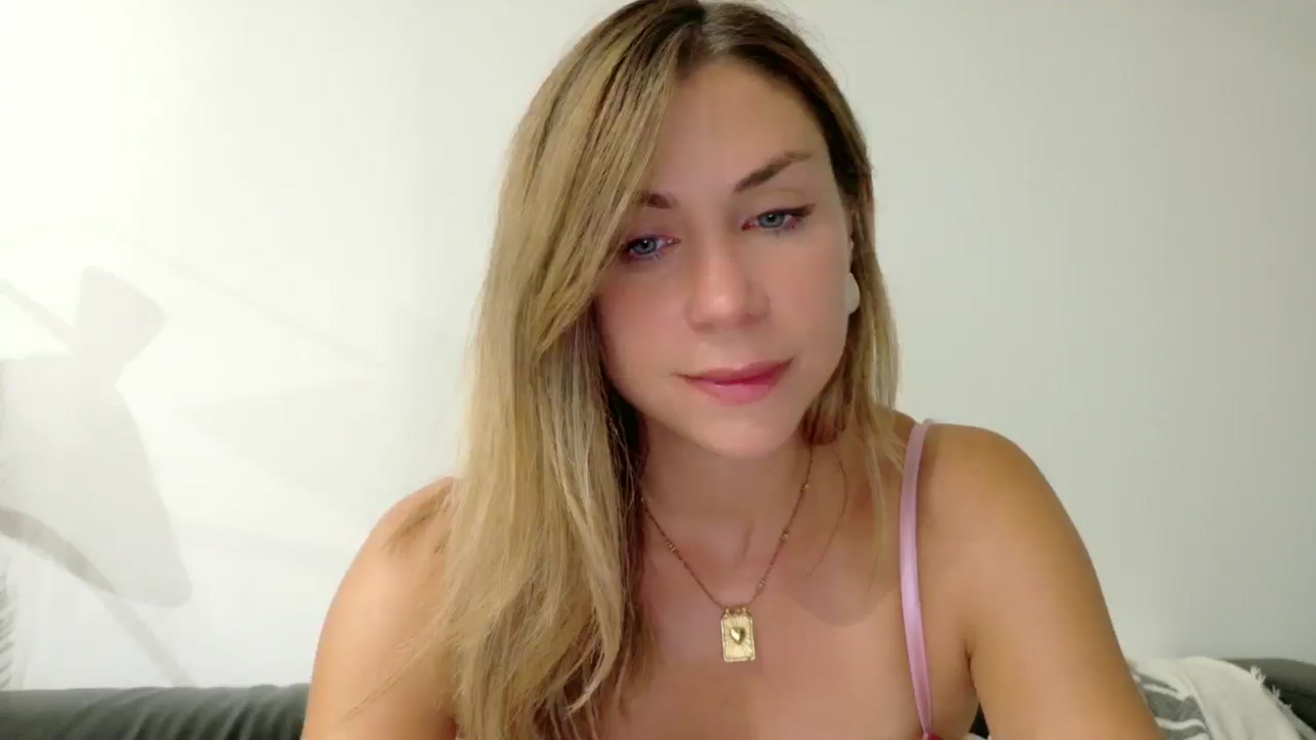 Gallery image thumbnail from Alicewonder1's myfreecams stream on, 08/07/2025, 21:11 image 4 of 20