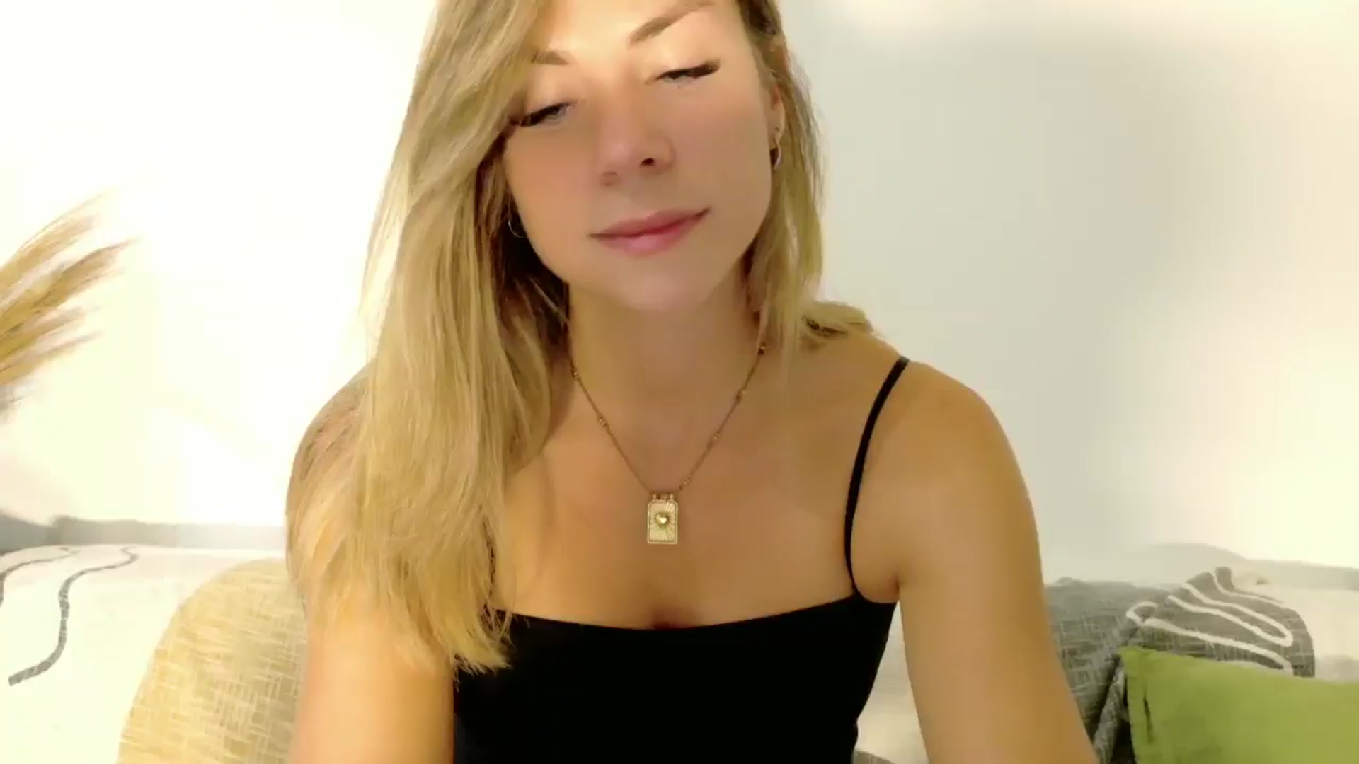 Gallery image thumbnail from Alicewonder1's myfreecams stream on, 08/08/2025, 20:03 image 12 of 20
