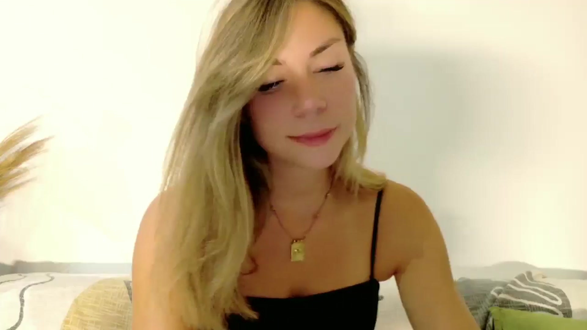 Gallery image thumbnail from Alicewonder1's myfreecams stream on, 08/08/2025, 20:03 image 13 of 20