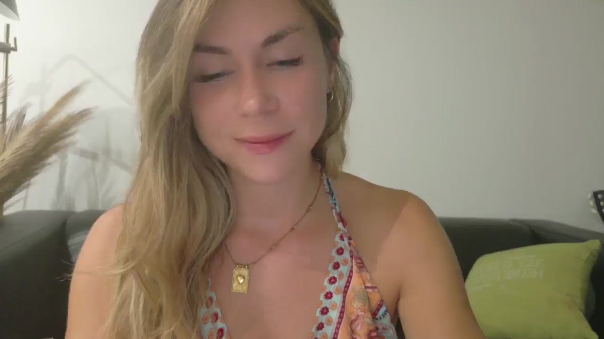 Gallery image thumbnail from Alicewonder1's myfreecams stream on, 08/24/2025, 21:28 image 5 of 20