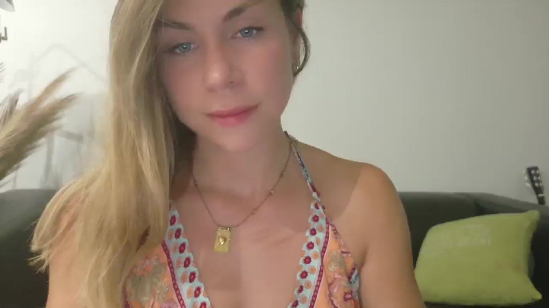 Gallery image thumbnail from Alicewonder1's myfreecams stream on, 08/24/2025, 21:28 image 3 of 20