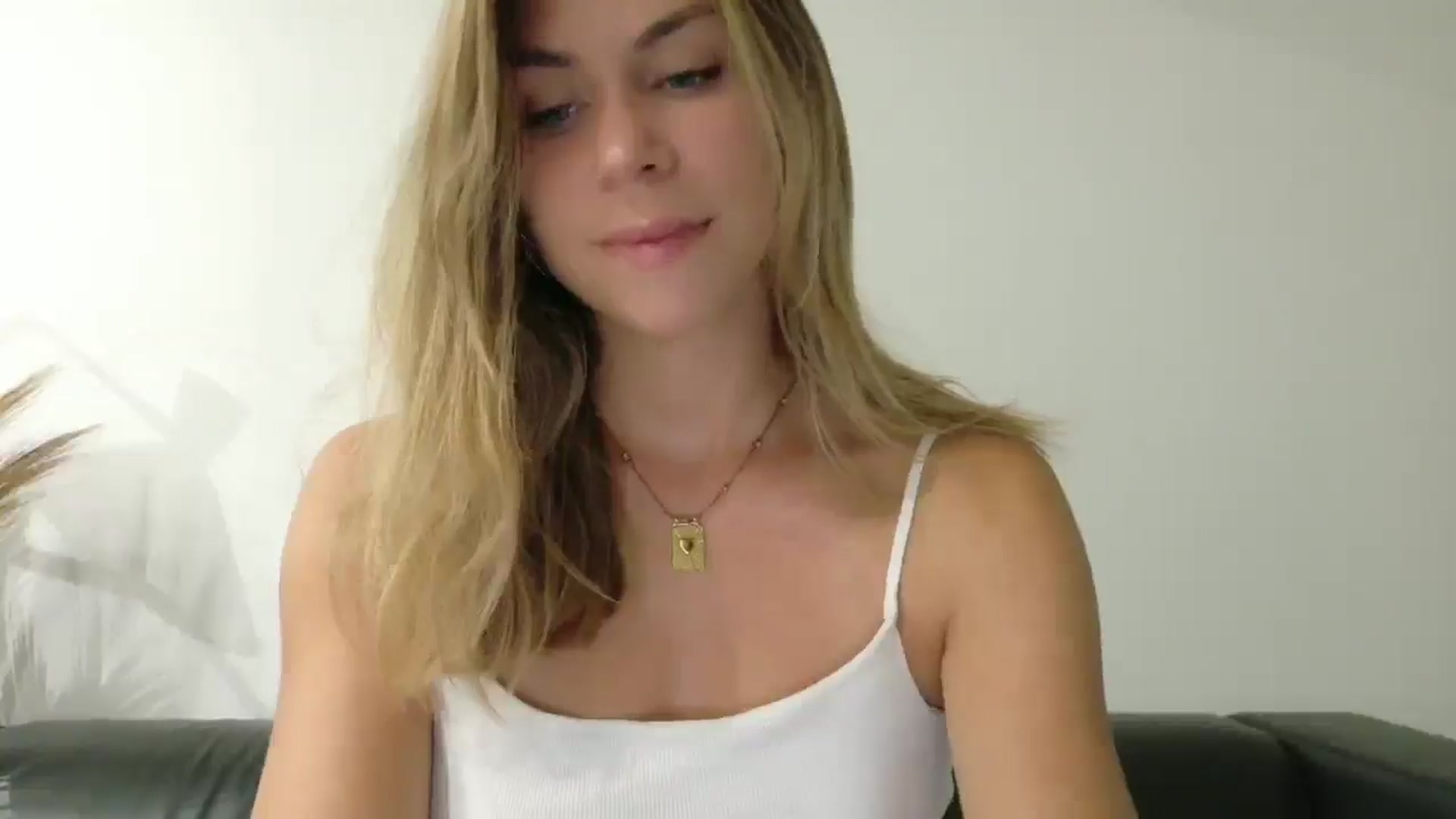 Gallery image thumbnail from Alicewonder1's myfreecams stream on, 08/27/2025, 19:06 image 18 of 20