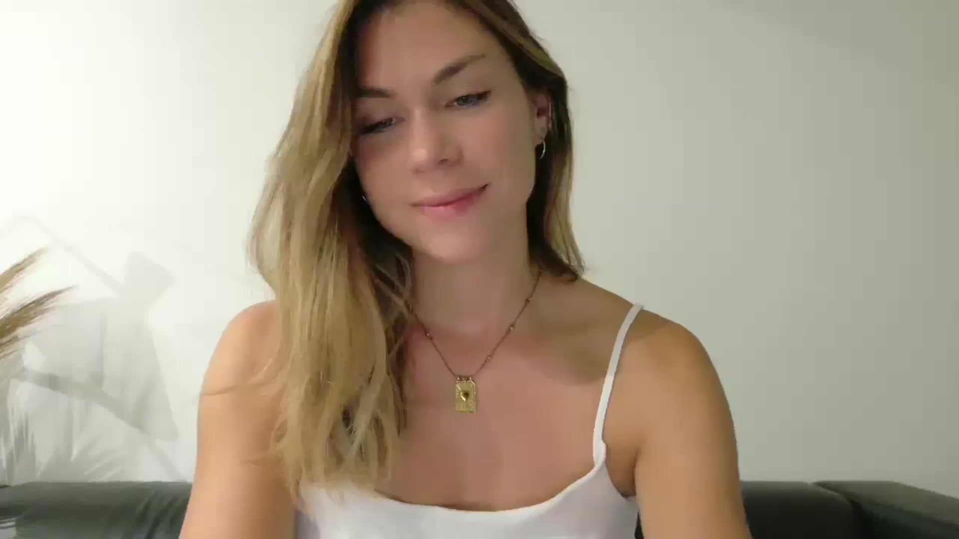 Gallery image thumbnail from Alicewonder1's myfreecams stream on, 08/27/2025, 19:06 image 7 of 20