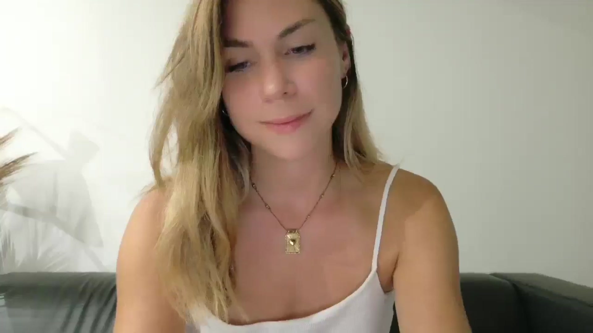 Gallery image thumbnail from Alicewonder1's myfreecams stream on, 08/27/2025, 19:06 image 2 of 20