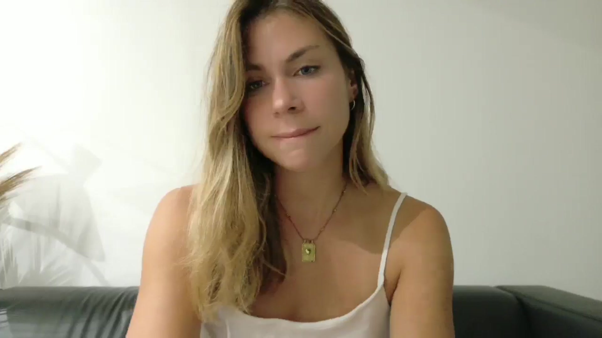 Gallery image thumbnail from Alicewonder1's myfreecams stream on, 08/27/2025, 19:06 image 15 of 20