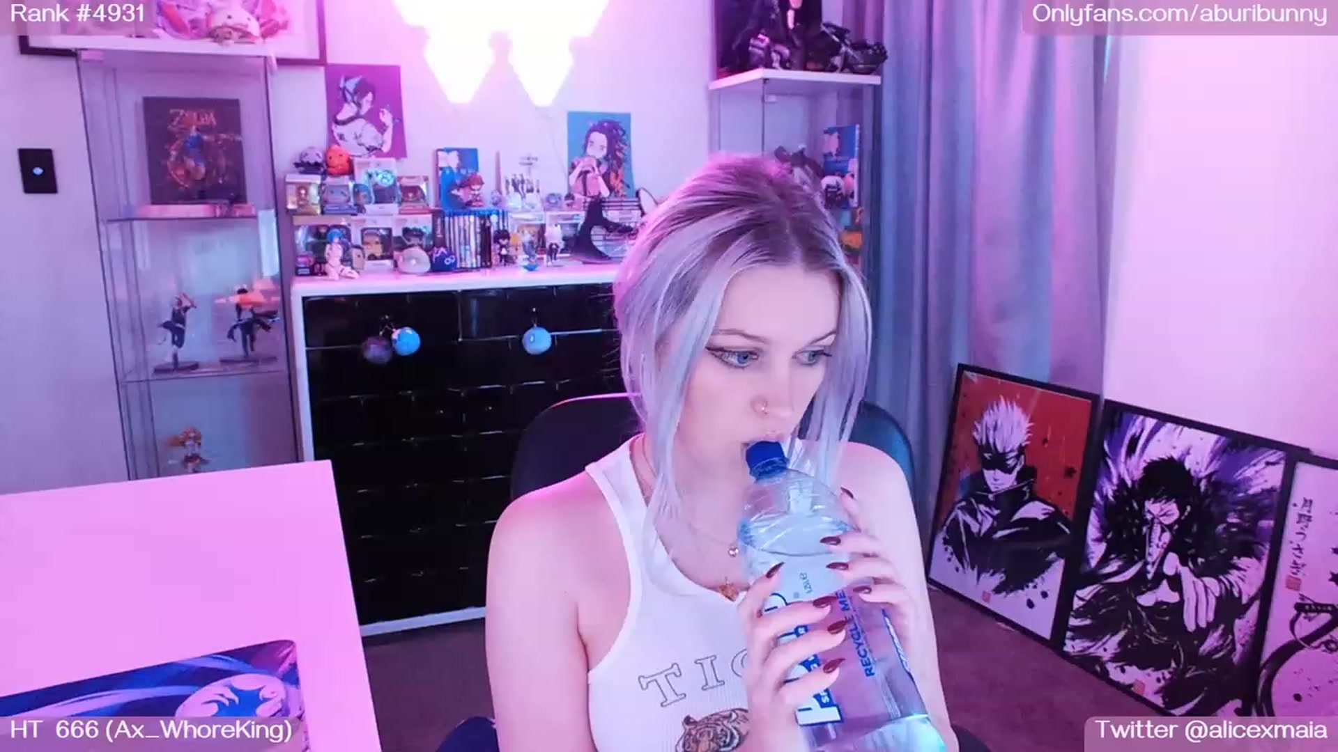 Gallery image thumbnail from AlicexMaia's myfreecams stream on, 11/18/2022, 05:20 image 1 of 20