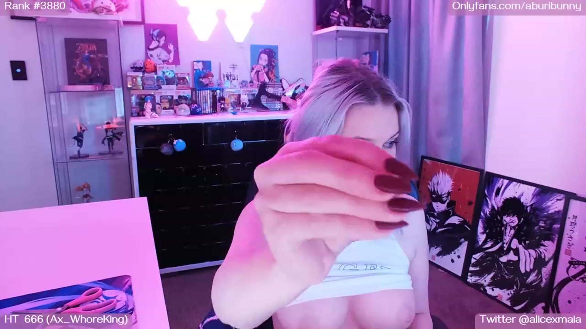 Gallery image thumbnail from AlicexMaia's myfreecams stream on, 11/18/2022, 05:20 image 16 of 20