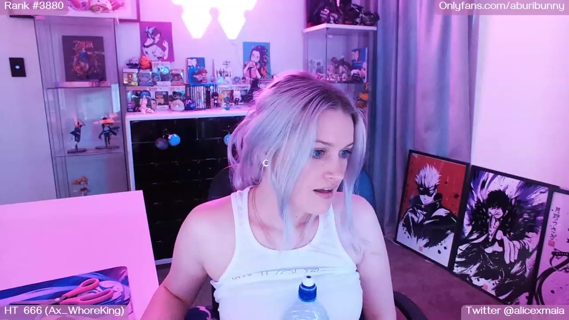 Gallery image thumbnail from AlicexMaia's myfreecams stream on, 11/18/2022, 05:20 image 19 of 20