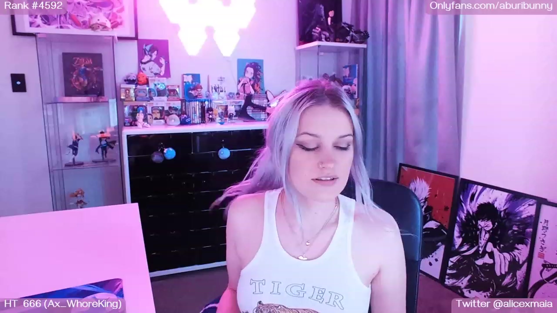 Gallery image thumbnail from AlicexMaia's myfreecams stream on, 11/18/2022, 05:20 image 3 of 20