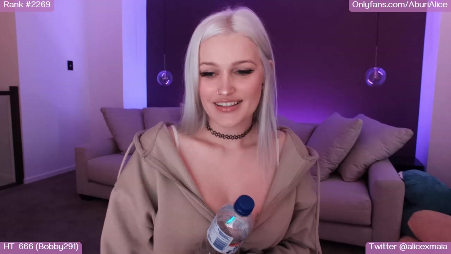 Gallery image thumbnail from AlicexMaia's myfreecams stream on, 04/18/2023, 05:02 image 2 of 20
