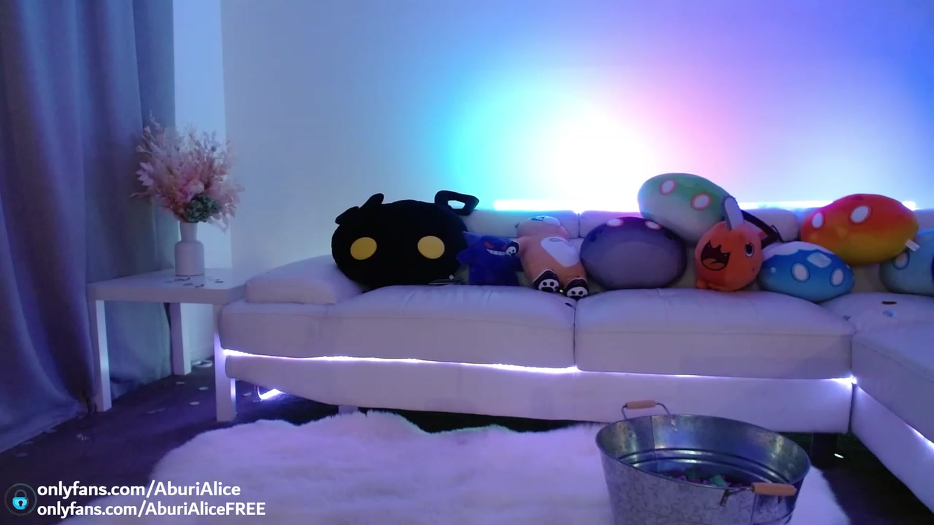 Gallery image thumbnail from AlicexMaia's myfreecams stream on, 05/20/2023, 08:10 image 10 of 20