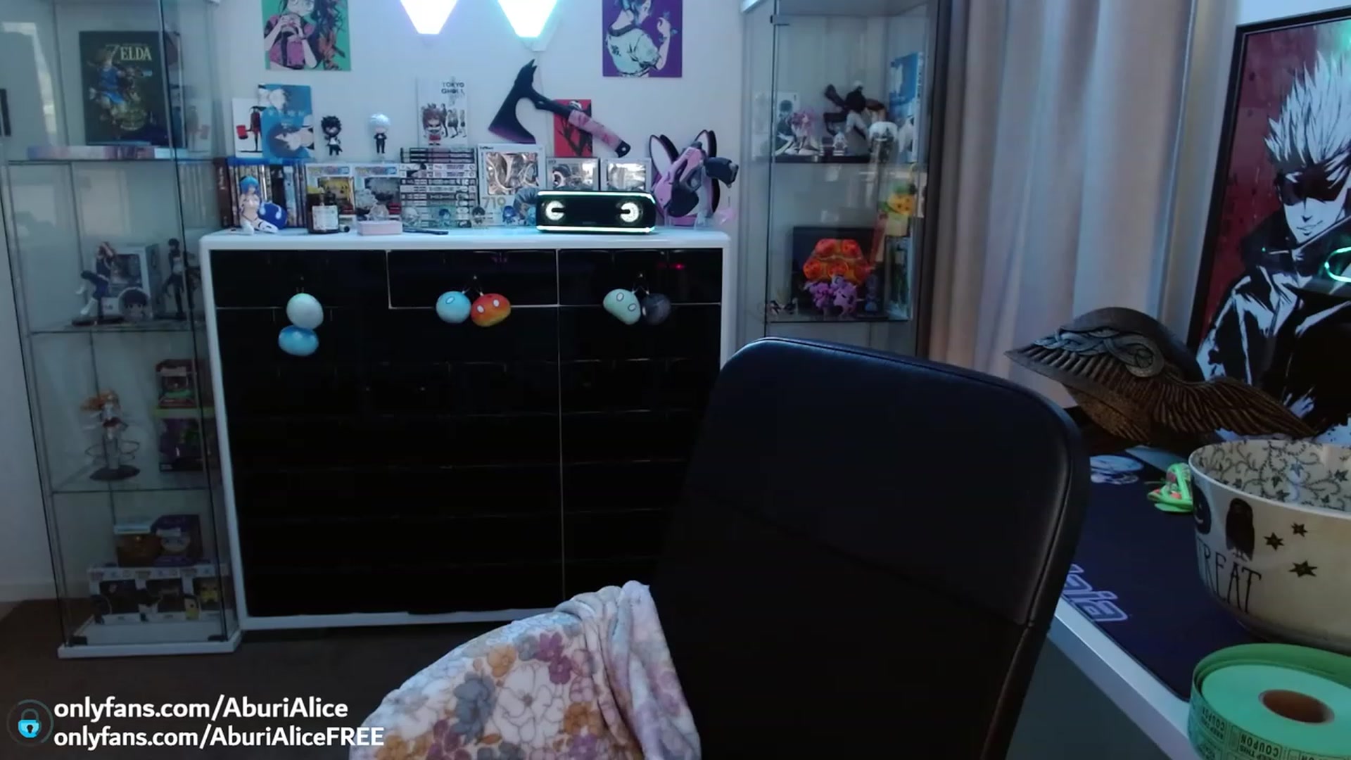 Gallery image thumbnail from AlicexMaia's myfreecams stream on, 10/20/2023, 03:51 image 2 of 20