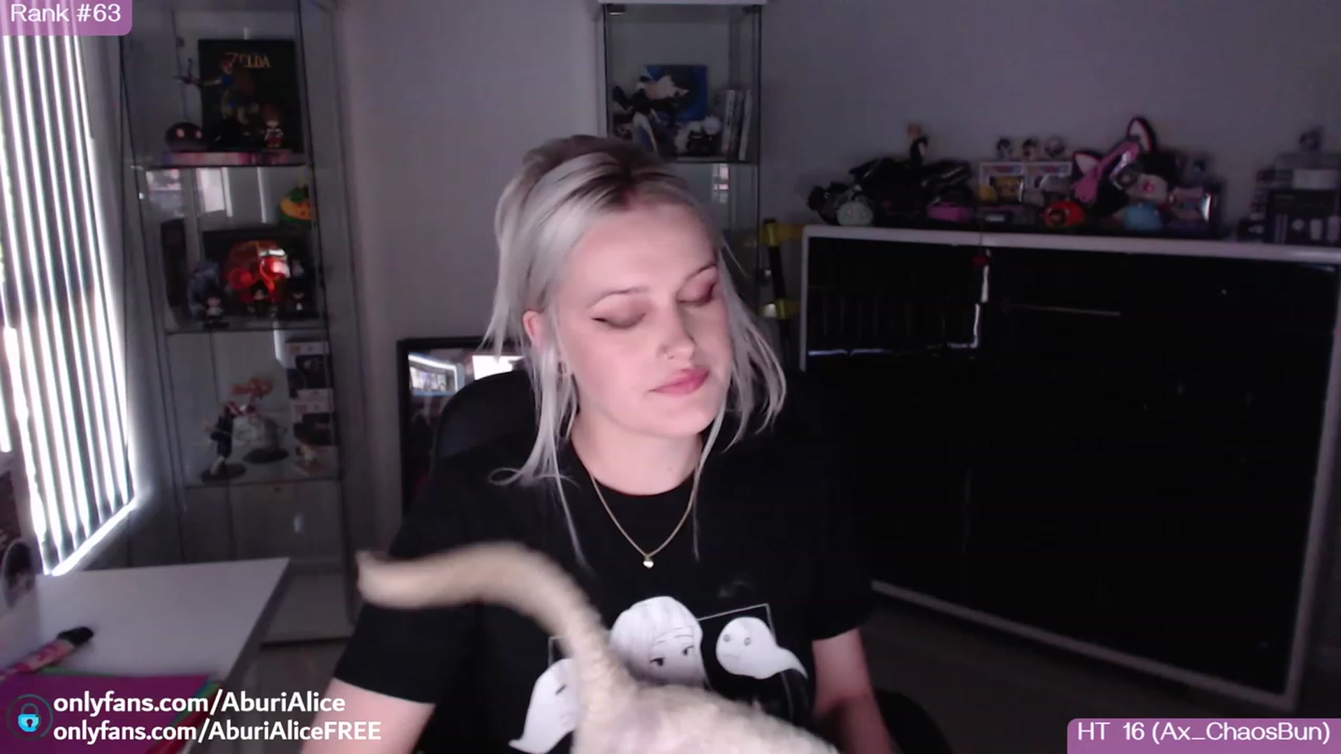 Gallery image thumbnail from AlicexMaia's myfreecams stream on, 12/13/2023, 05:47 image 7 of 20