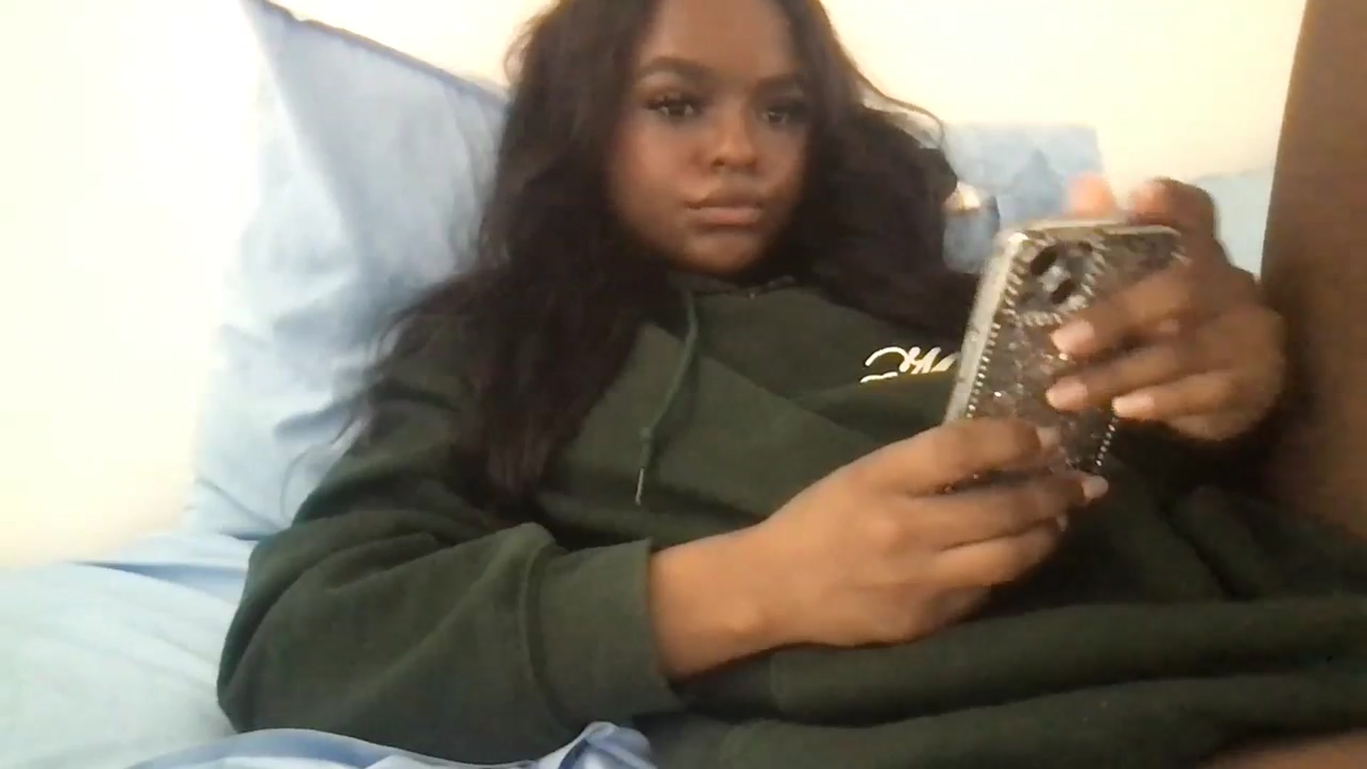 Gallery image thumbnail from AlicexMaisie's myfreecams stream on, 03/28/2026, 20:08 image 14 of 20