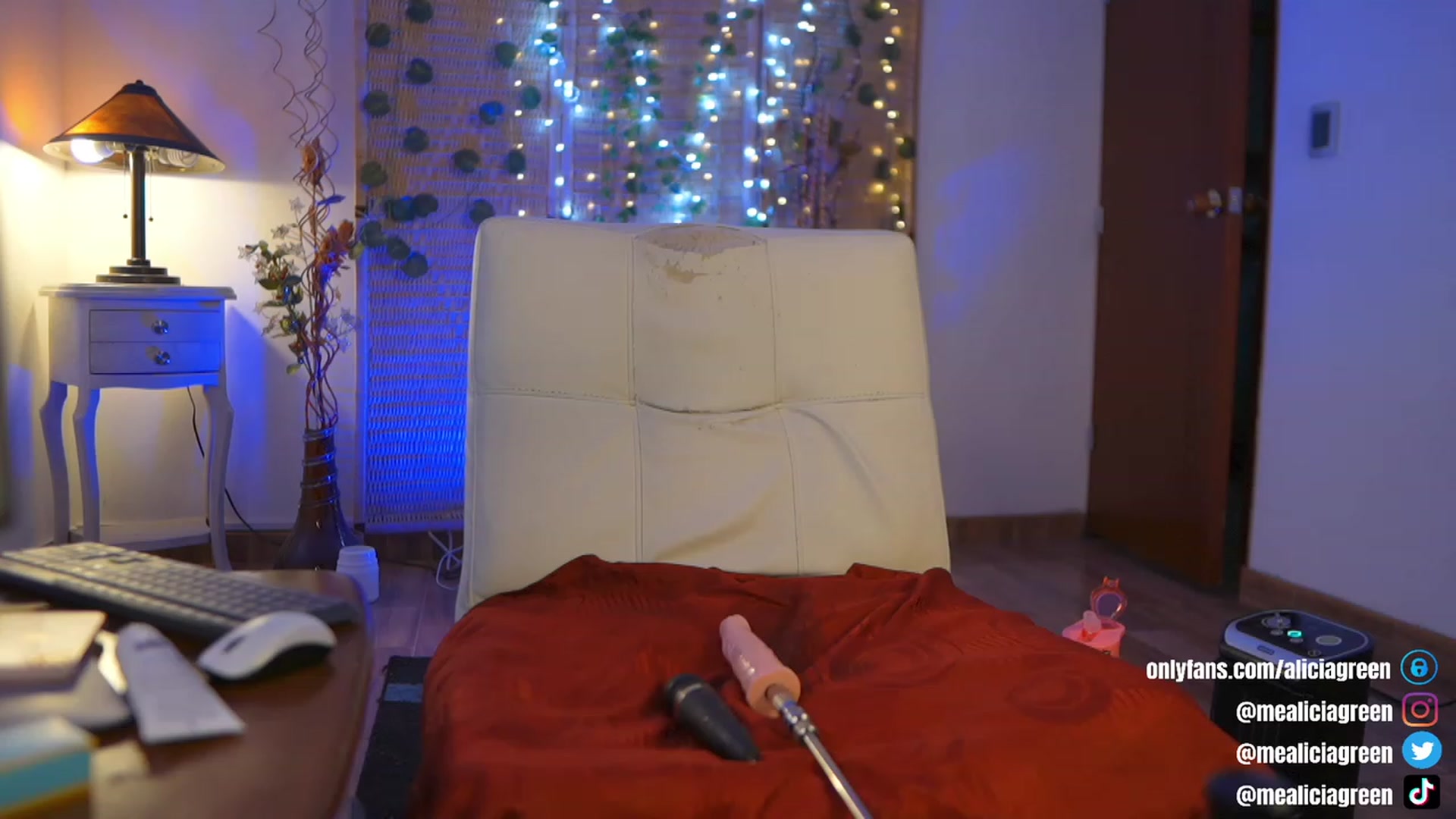 Gallery image thumbnail from AliciaGreen1's myfreecams stream on, 01/09/2023, 04:42 image 13 of 20