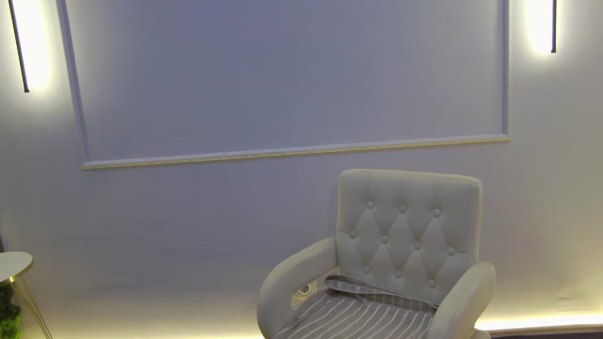 Gallery image thumbnail from AliciaKristal's myfreecams stream on, 11/19/2024, 04:07 image 18 of 20