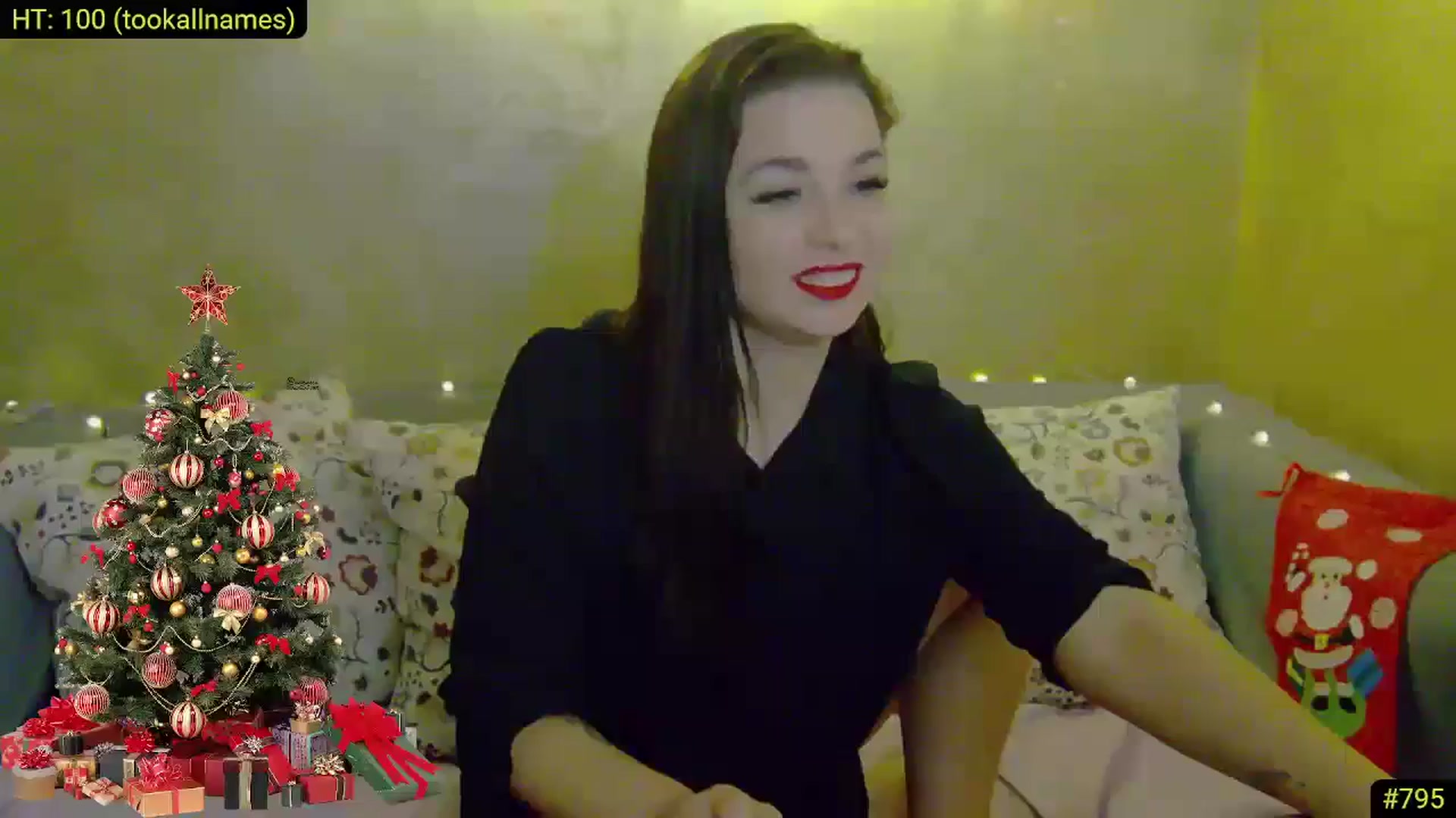 Gallery image thumbnail from AliciaKristal's myfreecams stream on, 12/22/2024, 24:10 image 14 of 20