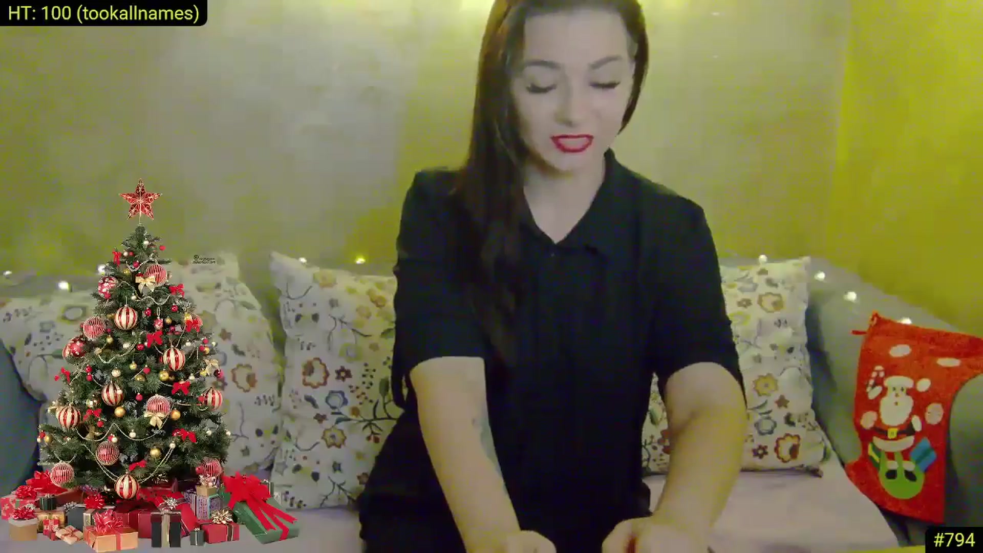 Gallery image thumbnail from AliciaKristal's myfreecams stream on, 12/22/2024, 24:10 image 11 of 20