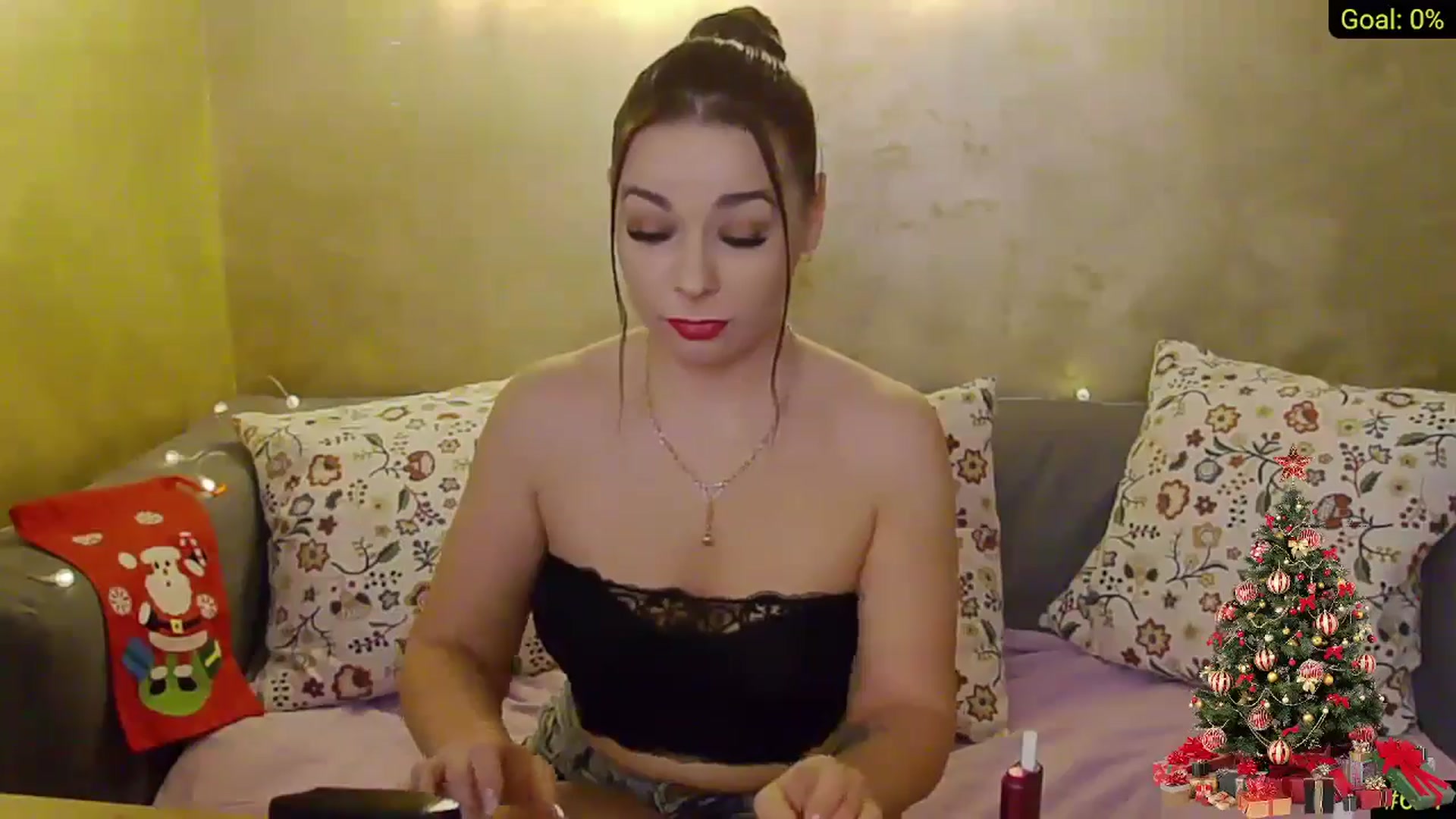 Gallery image thumbnail from AliciaKristal's myfreecams stream on, 12/22/2024, 22:33 image 2 of 20