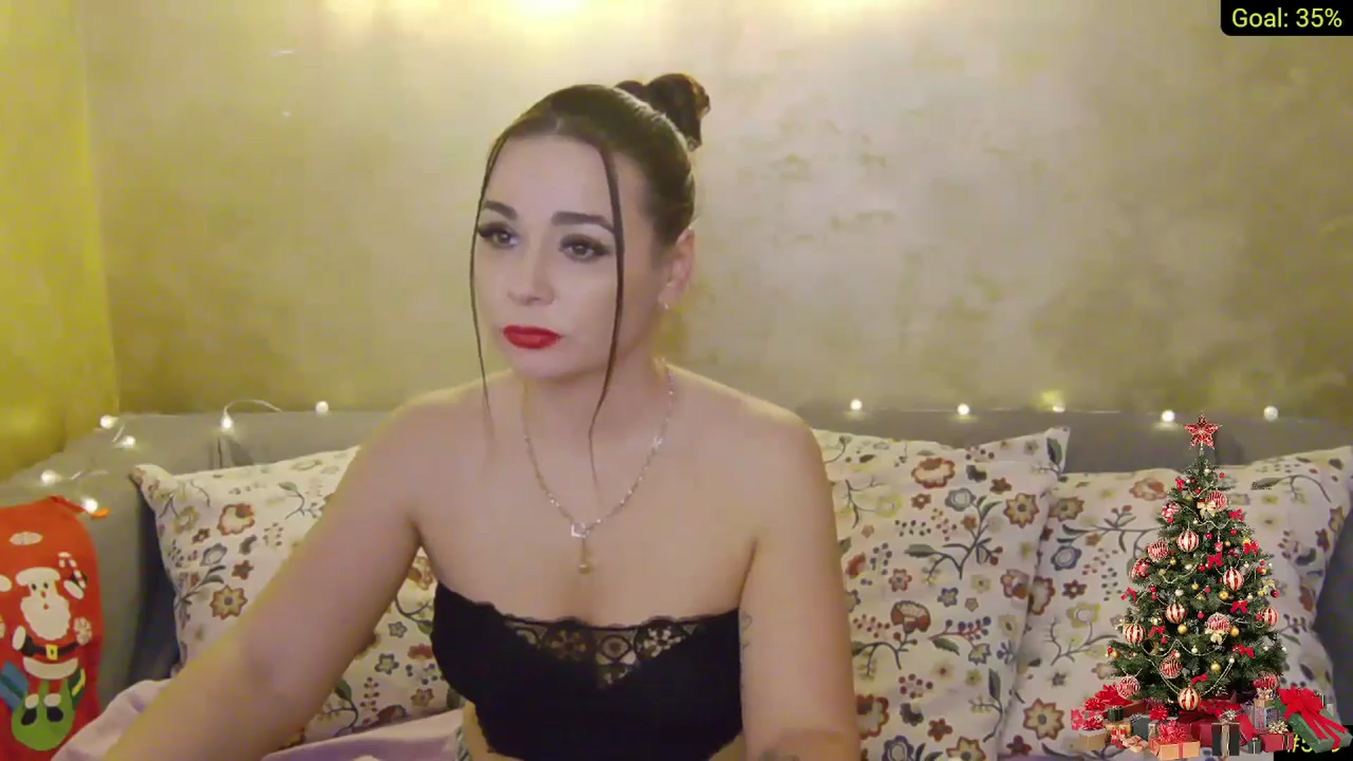 Gallery image thumbnail from AliciaKristal's myfreecams stream on, 12/23/2024, 05:07 image 11 of 20