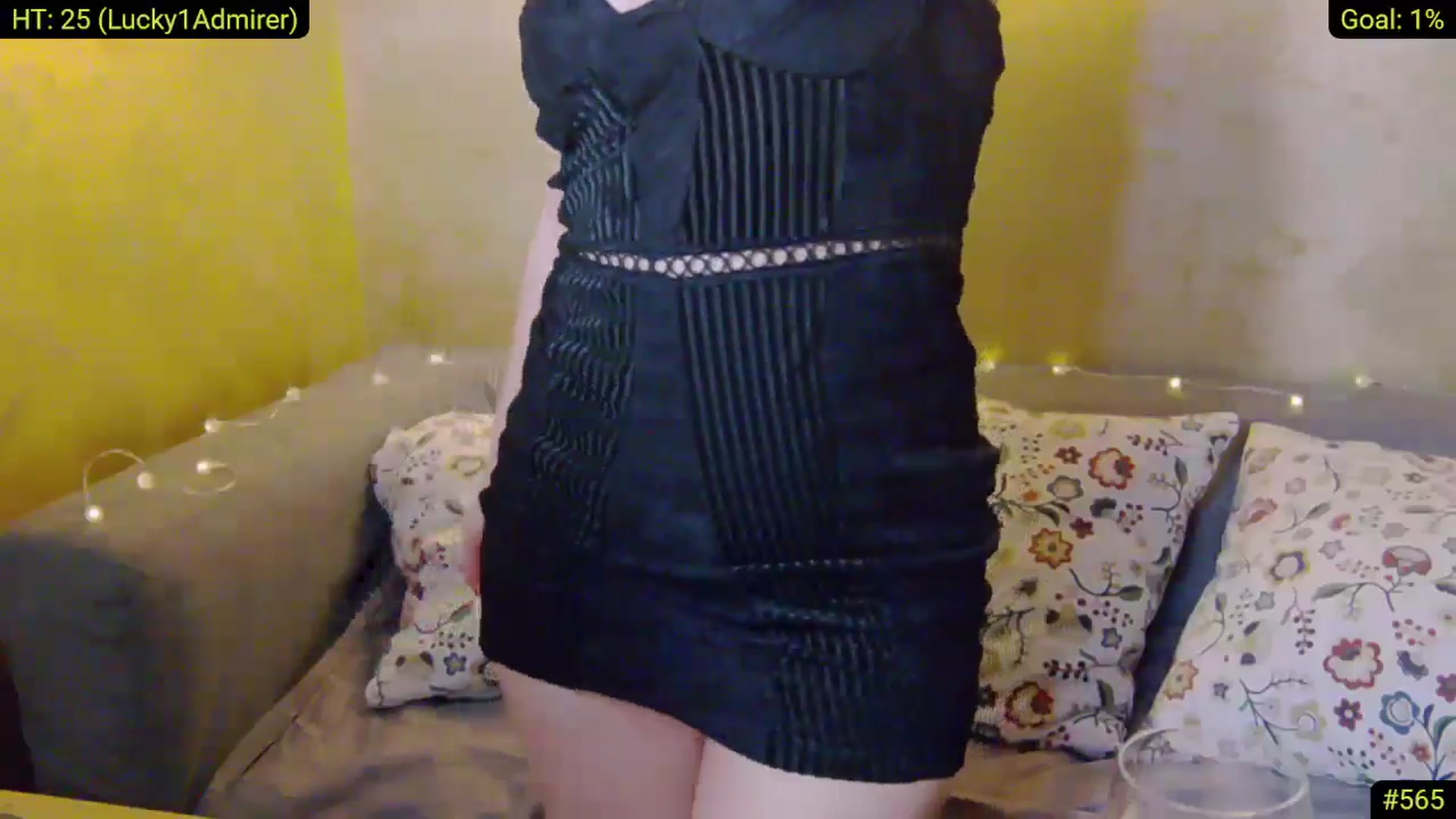 Gallery image thumbnail from AliciaKristal's myfreecams stream on, 12/28/2024, 23:26 image 3 of 20