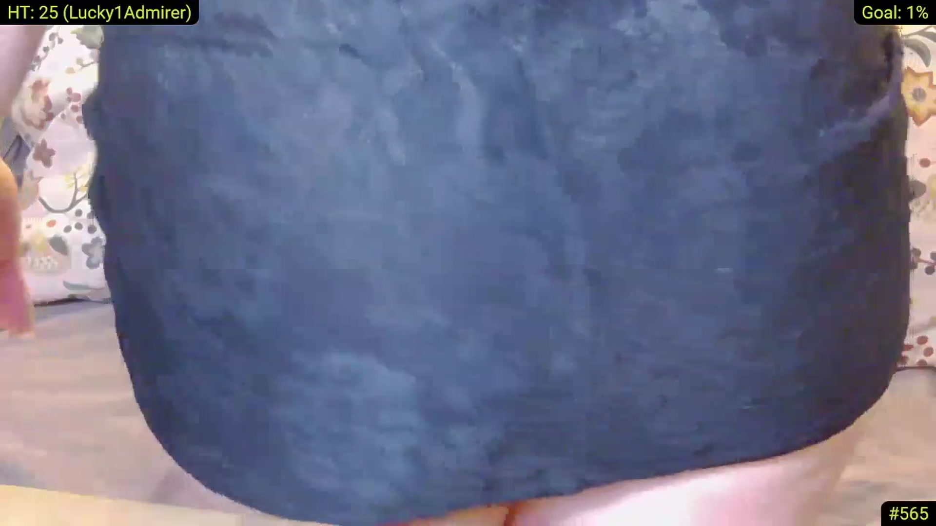 Gallery image thumbnail from AliciaKristal's myfreecams stream on, 12/28/2024, 23:26 image 7 of 20