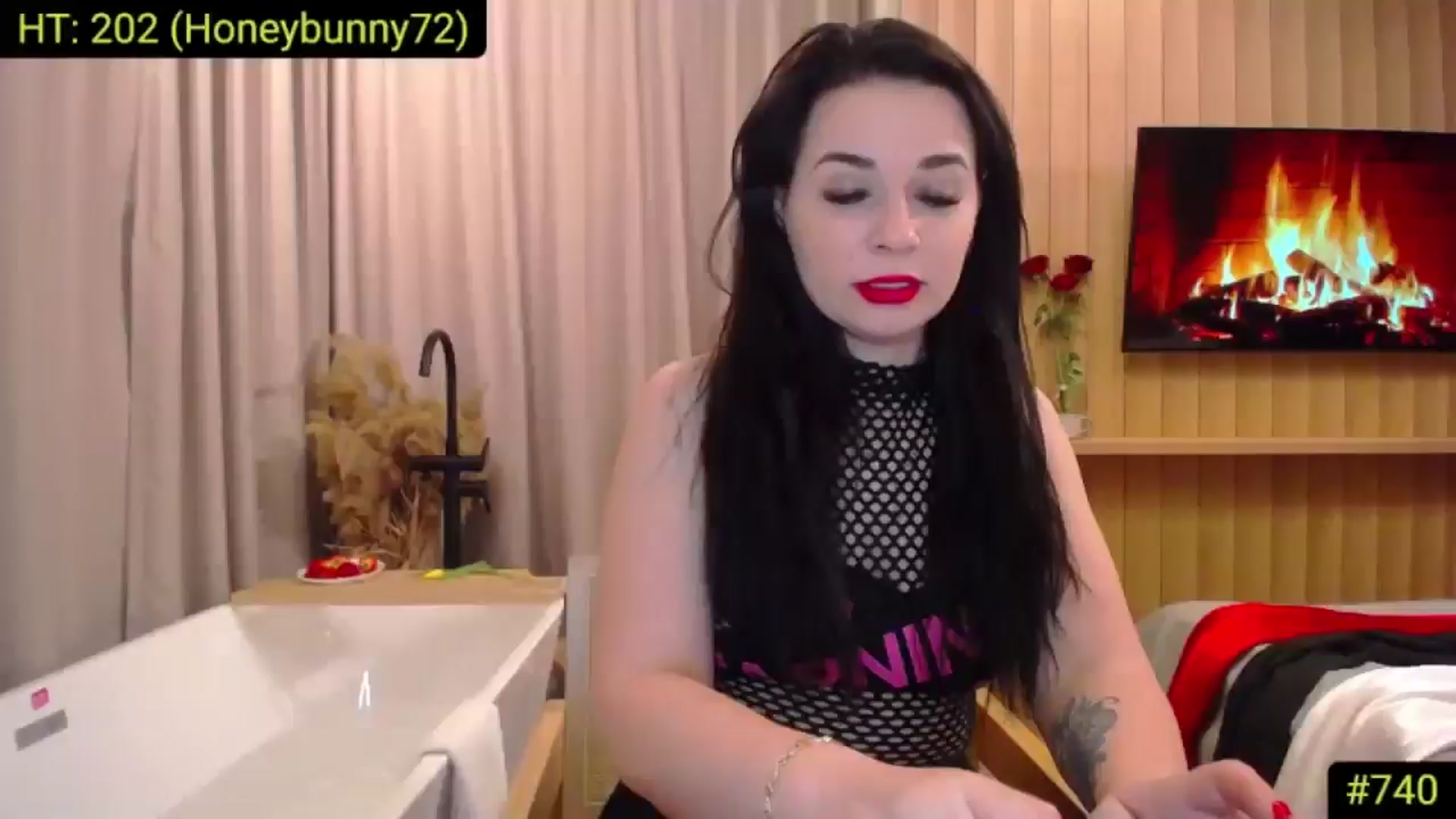 Gallery image thumbnail from AliciaKristal's myfreecams stream on, 03/01/2025, 23:49 image 1 of 20