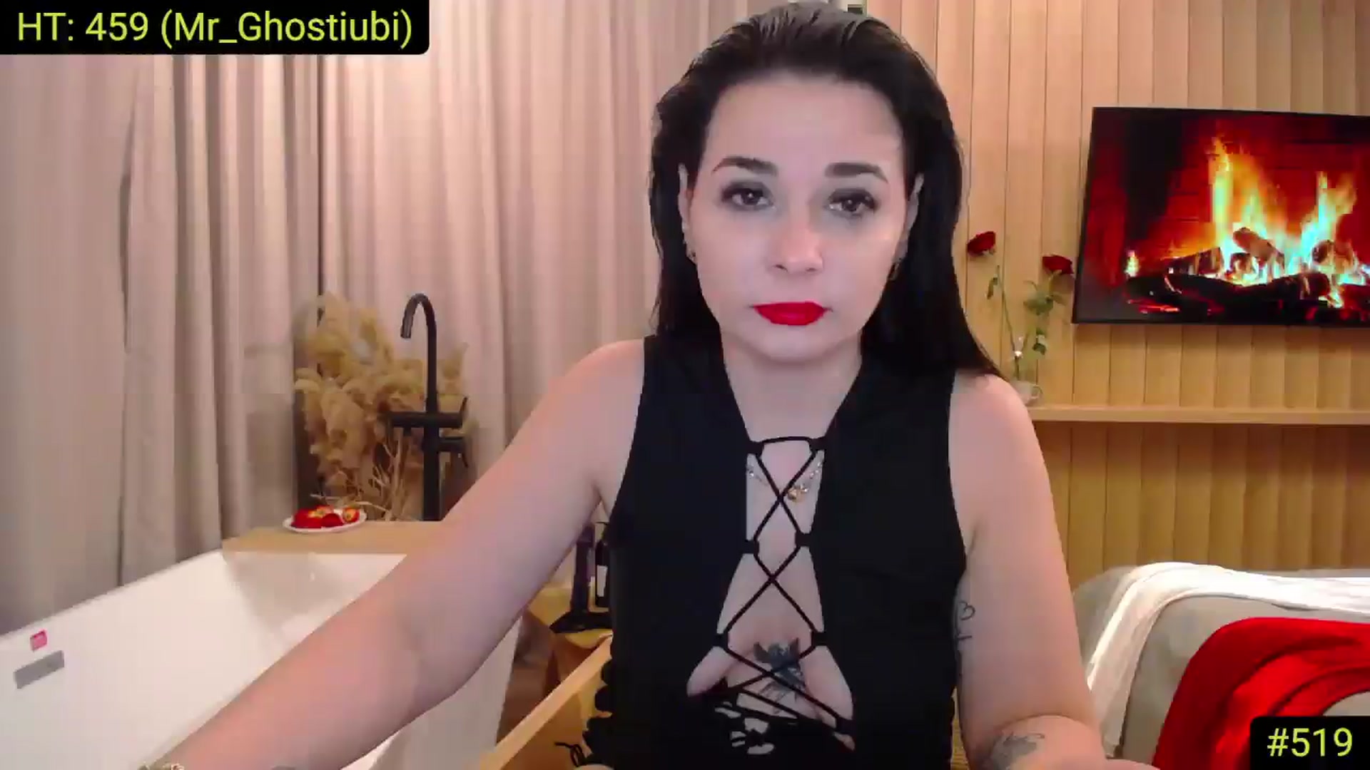 Gallery image thumbnail from AliciaKristal's myfreecams stream on, 03/02/2025, 04:19 image 4 of 20