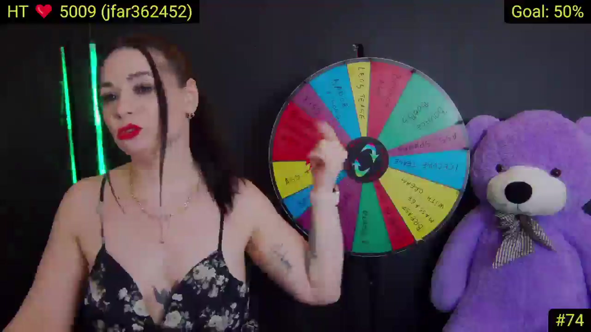 Gallery image thumbnail from AliciaKristal's myfreecams stream on, 03/26/2025, 22:34 image 6 of 20