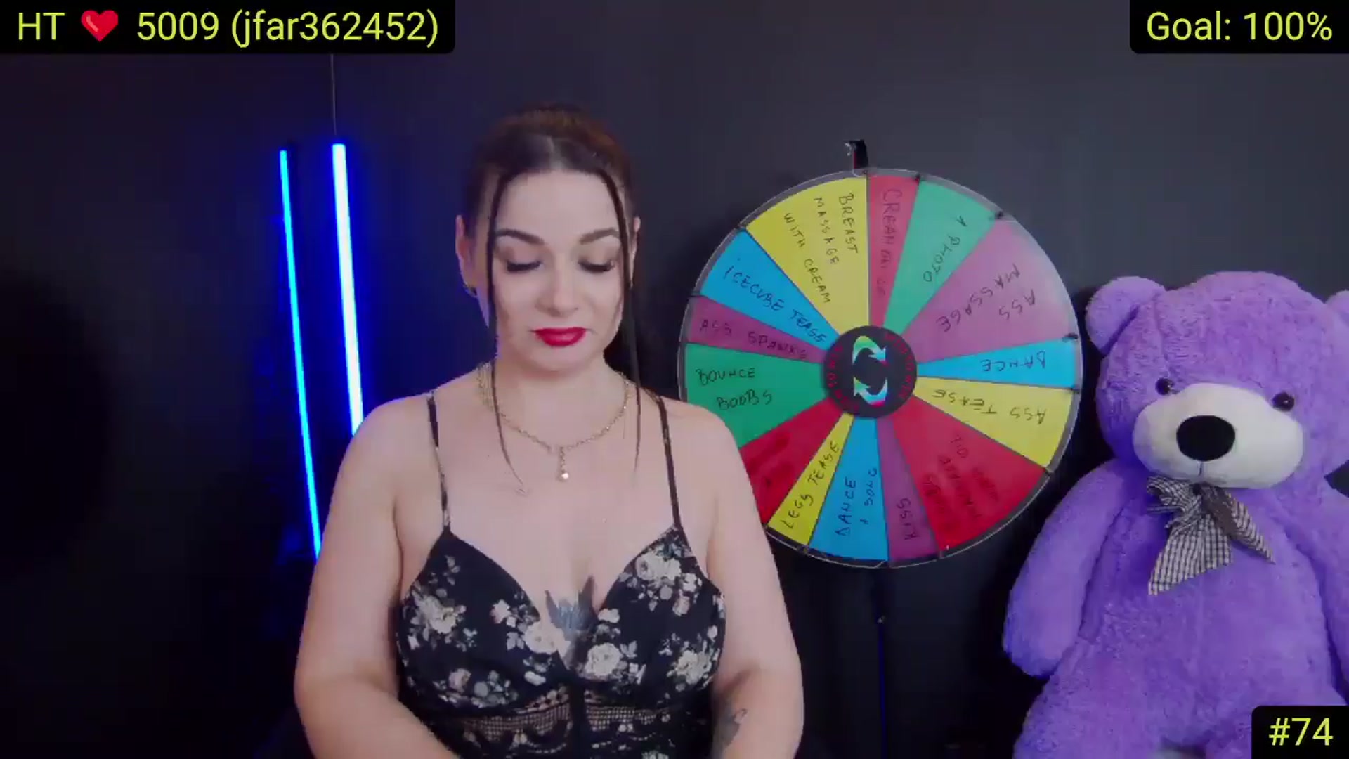 Gallery image thumbnail from AliciaKristal's myfreecams stream on, 03/27/2025, 01:20 image 18 of 20