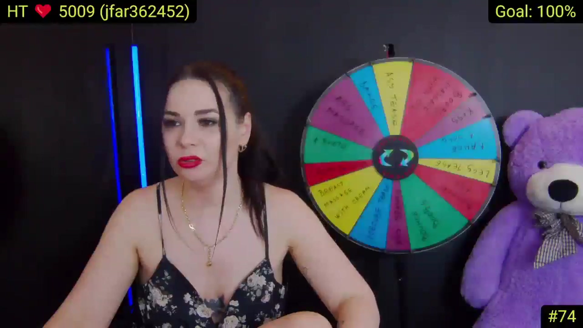Gallery image thumbnail from AliciaKristal's myfreecams stream on, 03/27/2025, 01:20 image 16 of 20