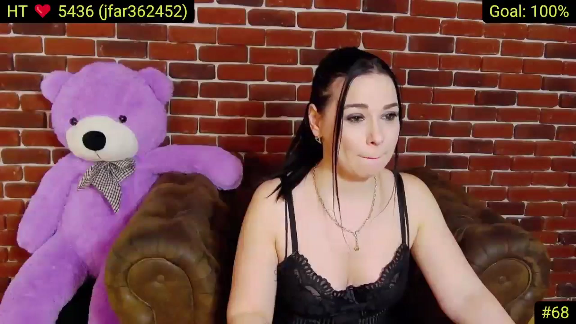 Gallery image thumbnail from AliciaKristal's myfreecams stream on, 03/28/2025, 24:03 image 14 of 20