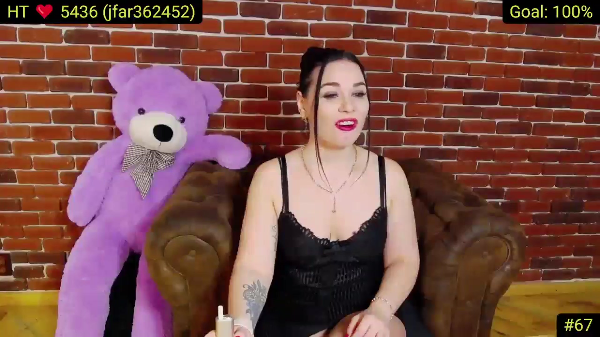 Gallery image thumbnail from AliciaKristal's myfreecams stream on, 03/28/2025, 01:04 image 18 of 20